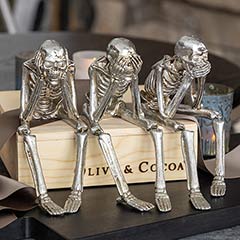 Three Wise Skeletons Image 3