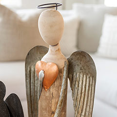 Serafina Angel Statue Image 3